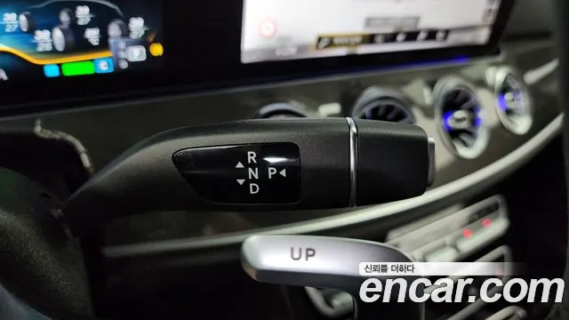 Mercedes-Benz E-Class — Фото автомобиля 9