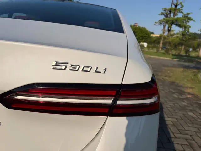 BMW 5 Series — Фото автомобиля 21