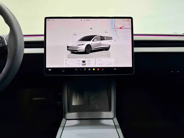 Tesla Model 3 — Фото автомобиля 26