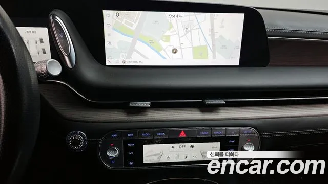 Genesis G90 Бензин 3.5 Turbo e-S/C AWD — Фото автомобиля 14