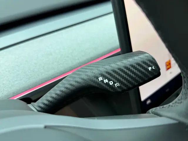 Tesla Model Y — Фото автомобиля 14