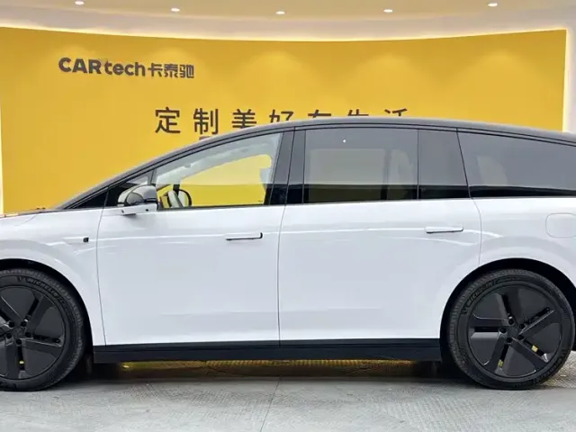 Li Auto i8 — Фото автомобиля 5