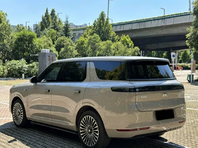IM Motors LS8 — Фото автомобиля 18