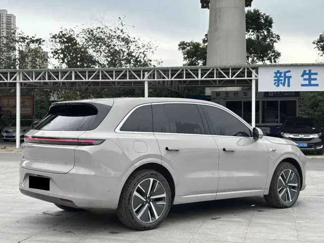 Li Auto L6 — Фото автомобиля 13