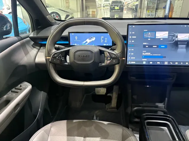 Lynk & Co Z20 — Фото автомобиля 14