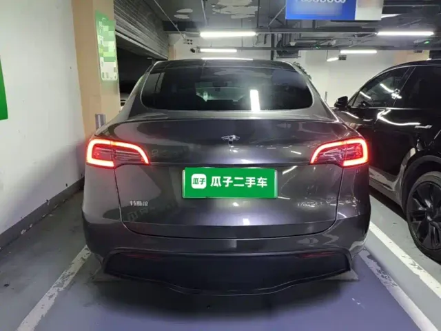 Tesla Model Y — Фото автомобиля 5
