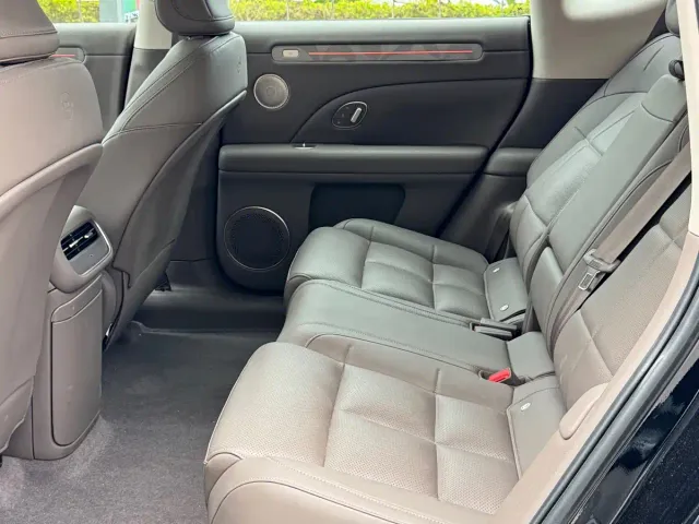 IM Motors LS6 — Фото автомобиля 8