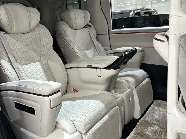 Lexus LM — Фото автомобиля 18