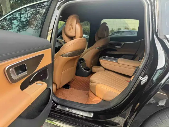 Mercedes-Benz E-Class — Фото автомобиля 7