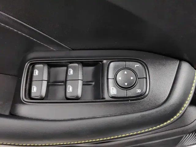 Roewe i5 — Фото автомобиля 9
