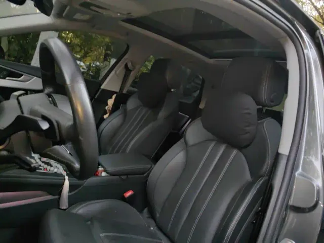 Audi A4L — Фото автомобиля 16