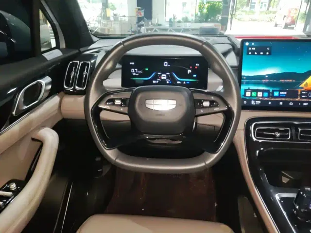 Geely Boyue L — Фото автомобиля 7