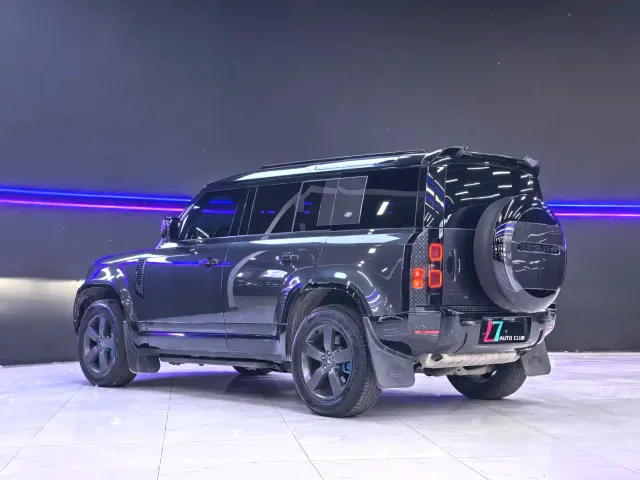 Land Rover Defender — Фото автомобиля 5