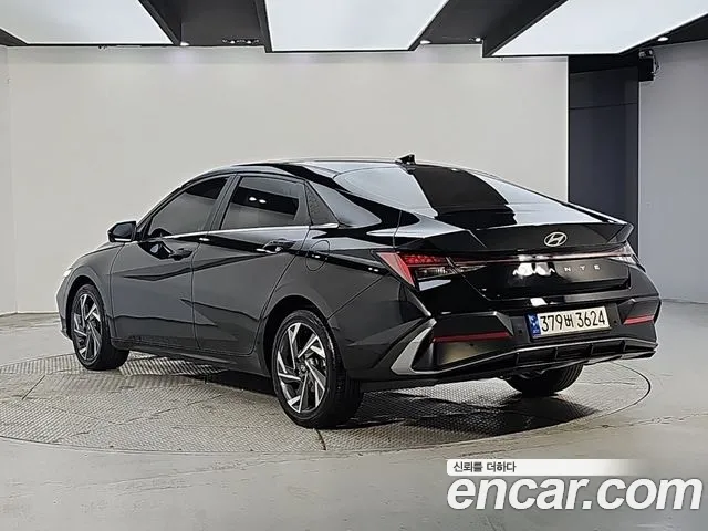Hyundai Avante CN7 — Фото автомобиля 3