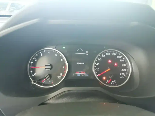Toyota RAV4 — Фото автомобиля 11