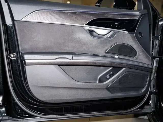 Audi A8 — Фото автомобиля 17