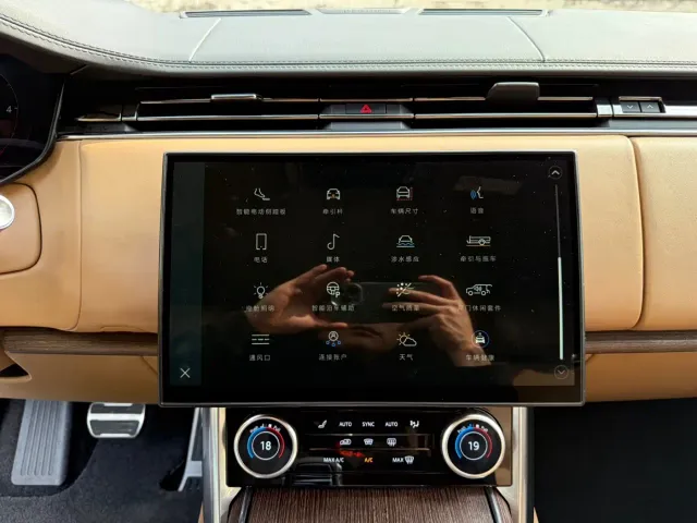 Land Rover Range Rover — Фото автомобиля 15