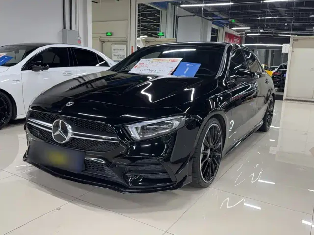 Фотография автомобиля — Mercedes-Benz A-Class AMG