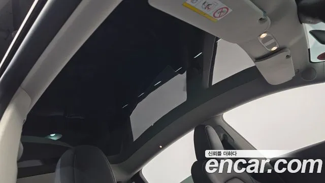 Tesla Model Y — Фото автомобиля 25