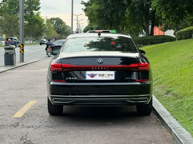 Volkswagen Passat — Фото автомобиля 5