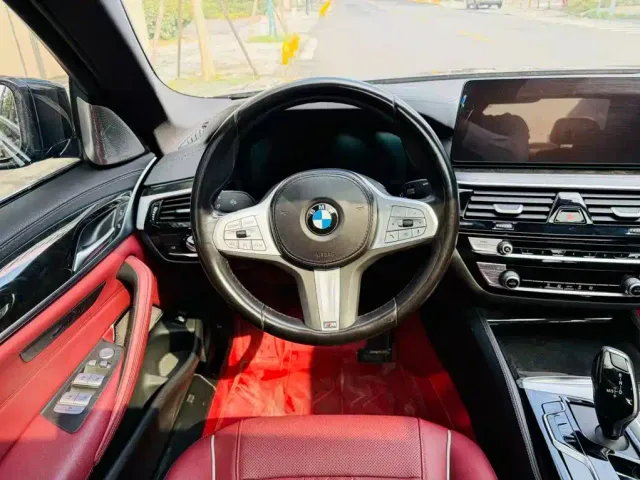 BMW 5 Series — Фото автомобиля 9