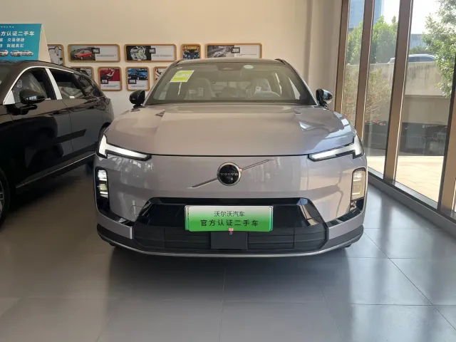 Volvo XC70 Plug-in Hybrid — Фото автомобиля 2