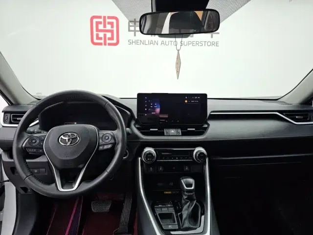 Toyota RAV4 — Фото автомобиля 16