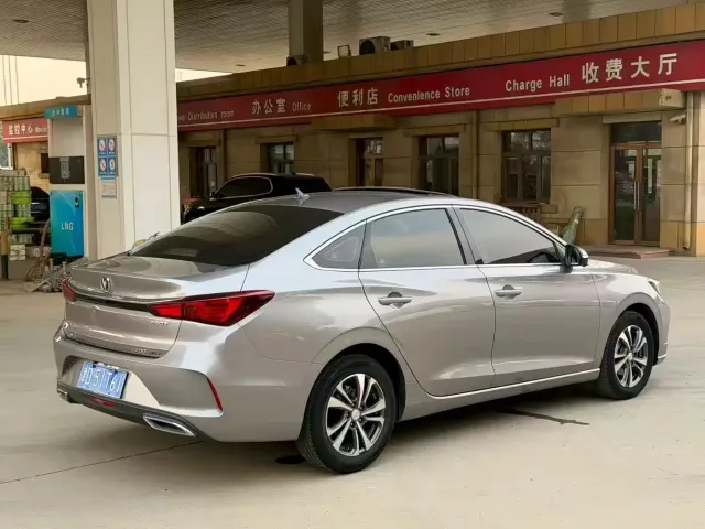 Changan Eado — Фото автомобиля 6
