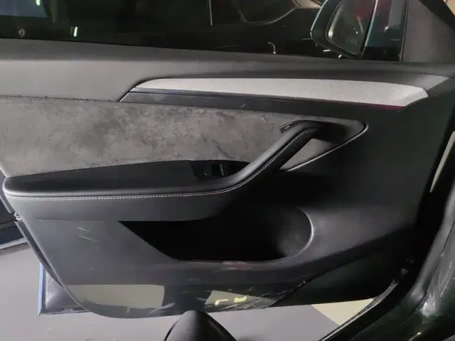 Tesla Model Y — Фото автомобиля 7