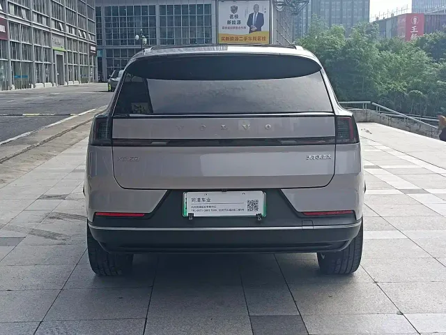 Volvo XC70 Plug-in Hybrid — Фото автомобиля 7