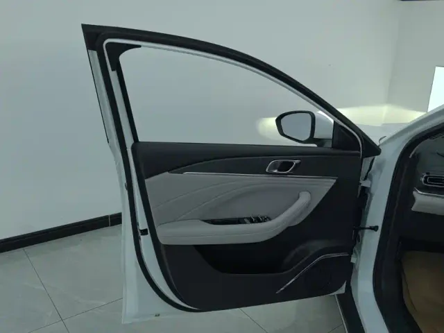 Geely Galaxy Stellar 6 — Фото автомобиля 7
