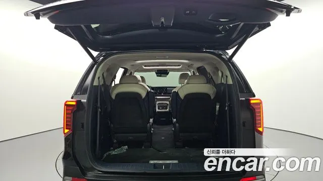 Kia Carnival Generation 4 — Фото автомобиля 25