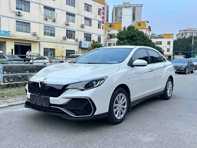 Фотография автомобиля — Venucia D60 EV