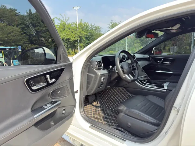 Mercedes-Benz C-Class — Фото автомобиля 4