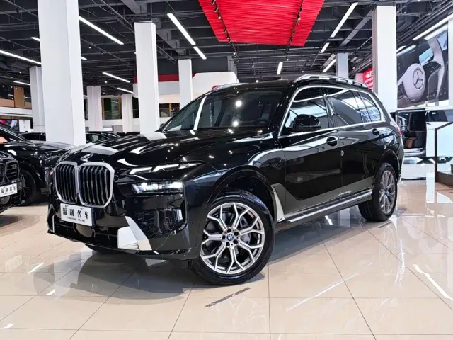 Фотография автомобиля — BMW X7