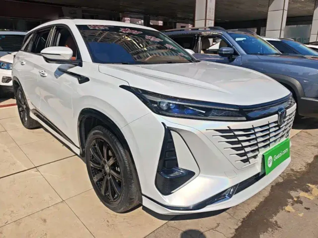 Changan CS75 Plus — Фото автомобиля 3