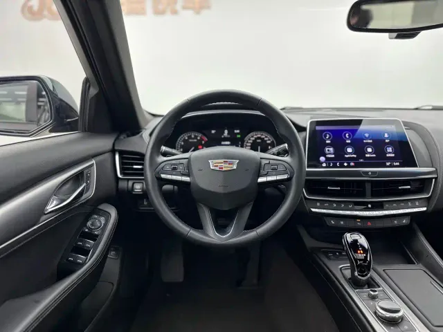Cadillac CT5 — Фото автомобиля 9
