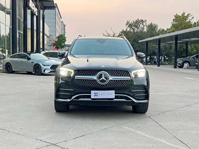 Mercedes-Benz GLE-Class — Фото автомобиля 2