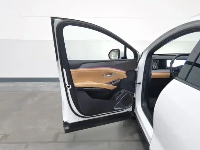 BYD Song L DM-i — Фото автомобиля 8