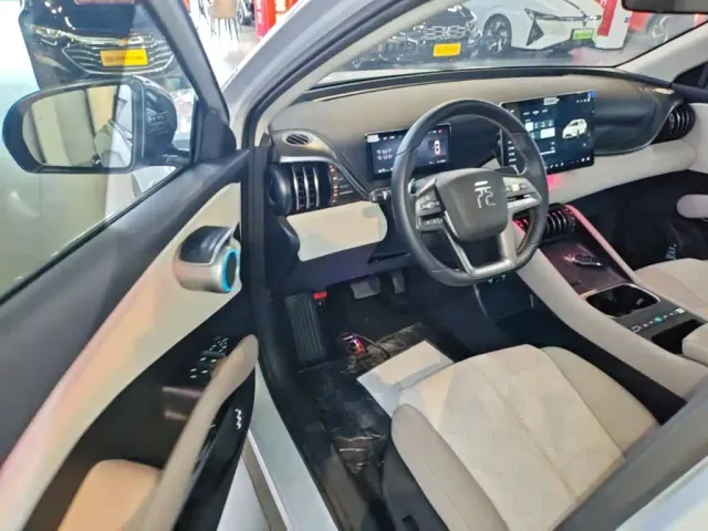 BYD Yuan PLUS — Фото автомобиля 15