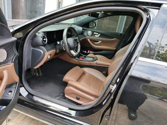Mercedes-Benz E-Class — Фото автомобиля 7