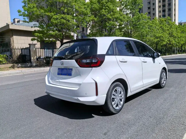 Honda Fit — Фото автомобиля 5
