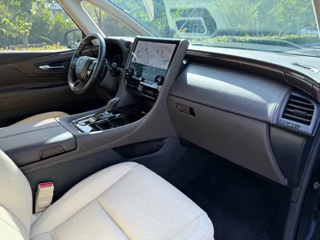 Toyota Vellfire — Фото автомобиля 16