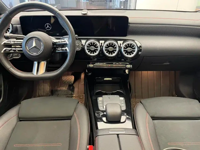 Mercedes-Benz A-Class — Фото автомобиля 10