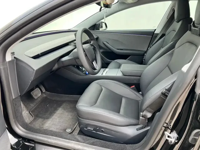 Tesla Model 3 2025 Model Rear-Wheel Drive Edition — Фото автомобиля 7