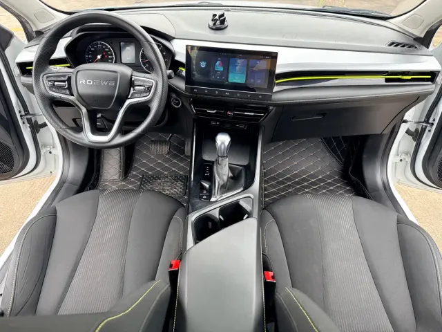 Roewe i5 — Фото автомобиля 16