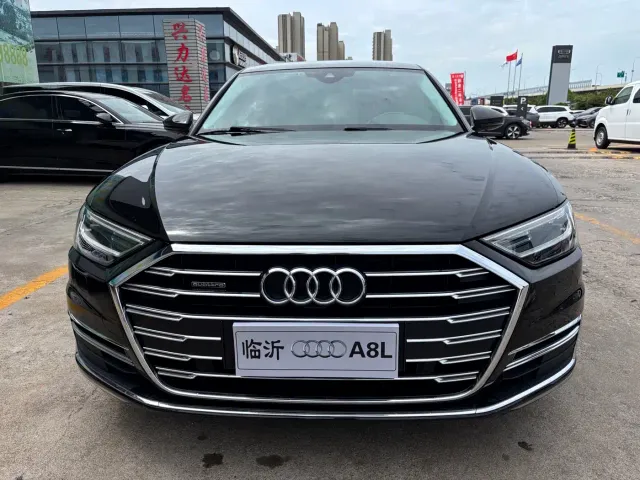 Audi A8 — Фото автомобиля 2