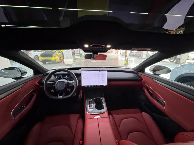 Xiaomi SU7 — Фото автомобиля 5