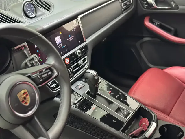 Porsche Macan — Фото автомобиля 16