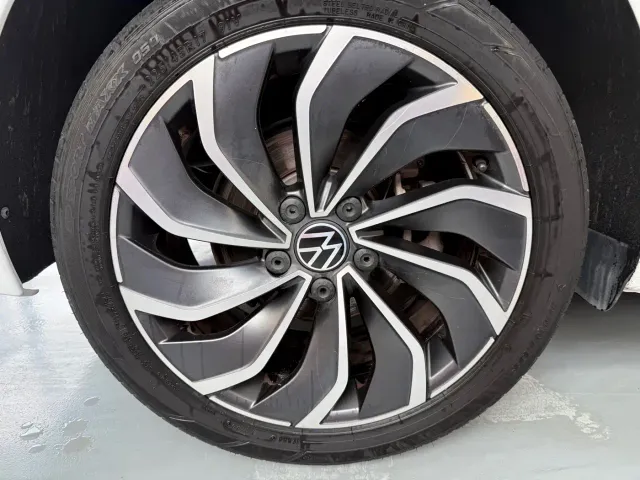 Volkswagen Golf — Фото автомобиля 11